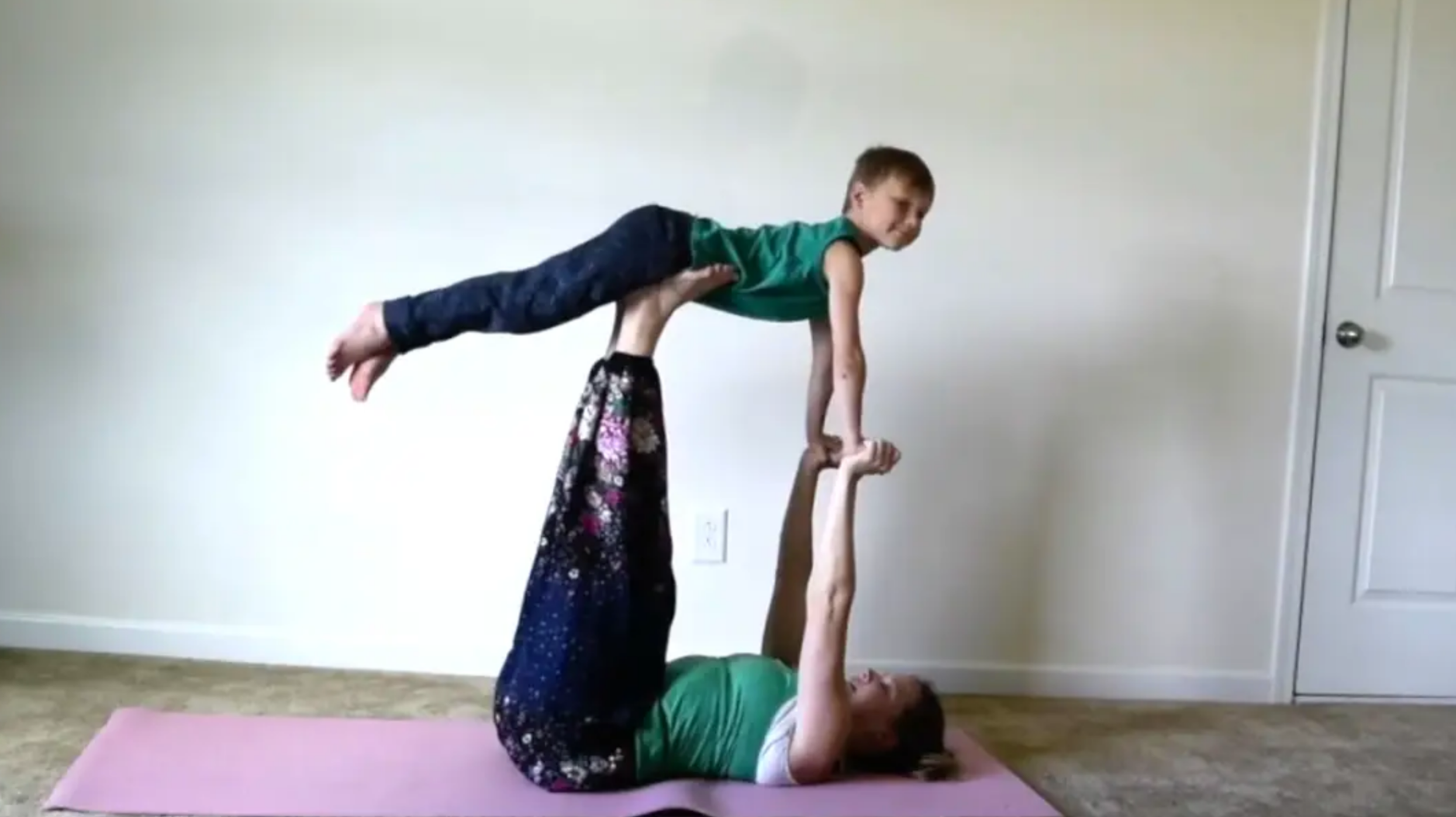 KIDS YOGA Acro Yoga Fun (610 year old)